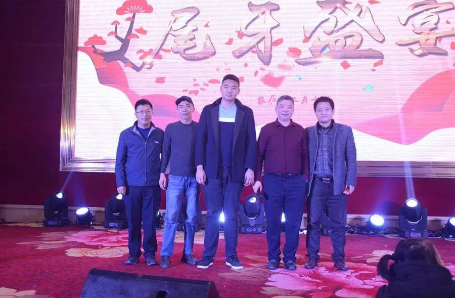 凤凰论坛资料中心