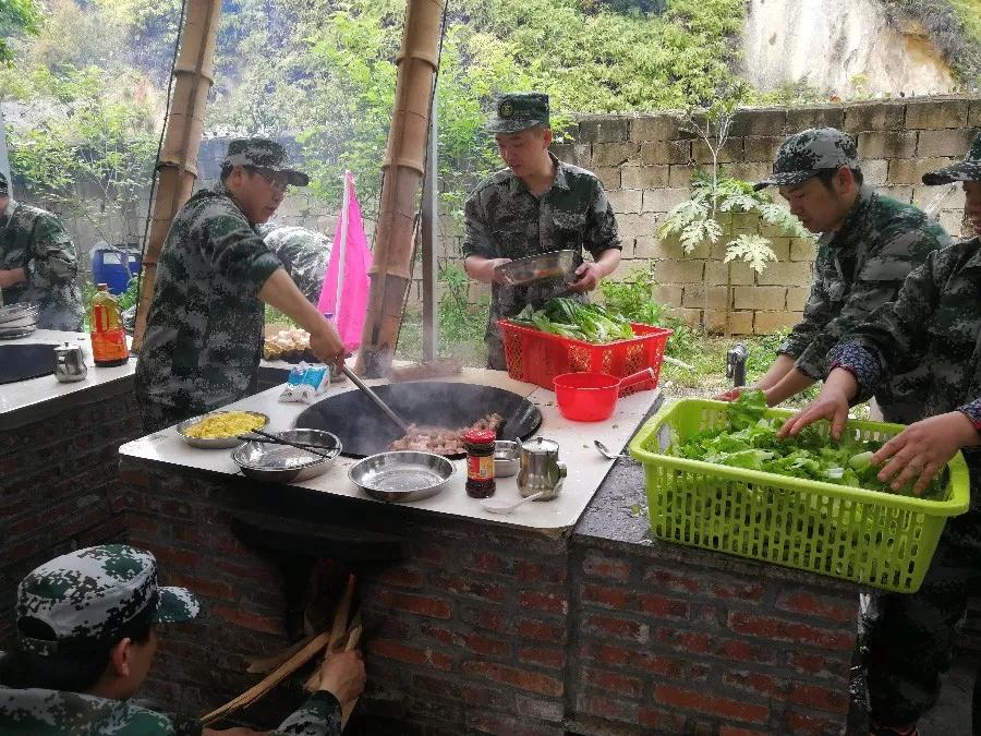 凤凰论坛资料中心